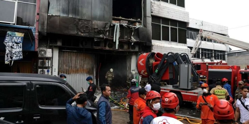 incendio-edificio-yakarta-22-muertos