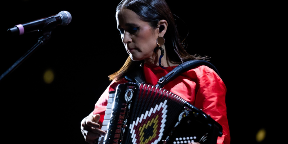 julieta-venegas-solidariza-familia-desaparecidos