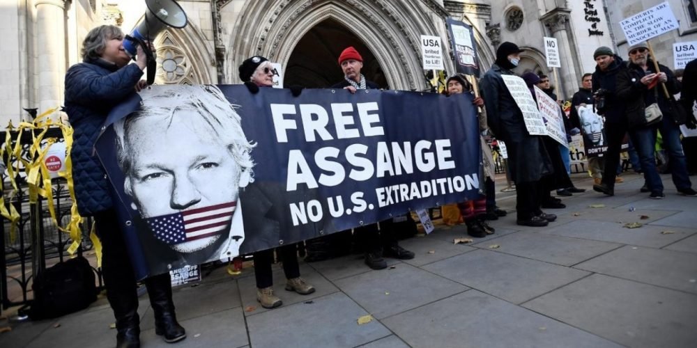 justicia-britanica-frena-extradicion-assange
