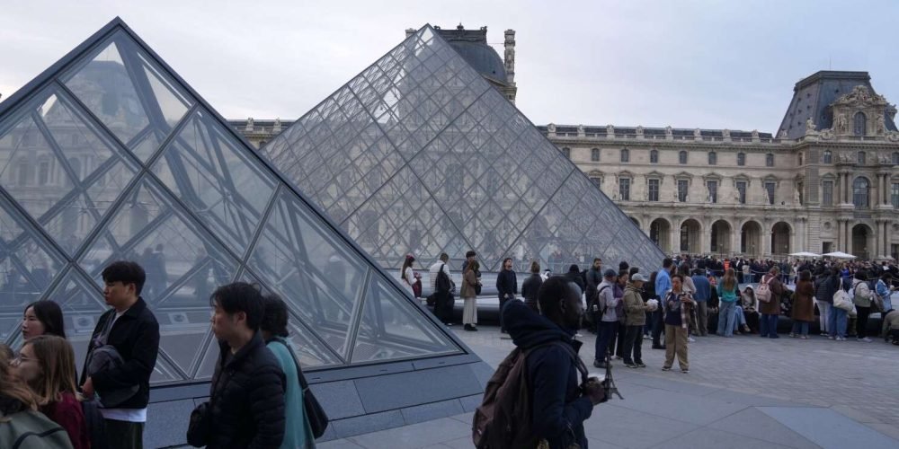 EUR-GEN FRANCIA-LOUVRE