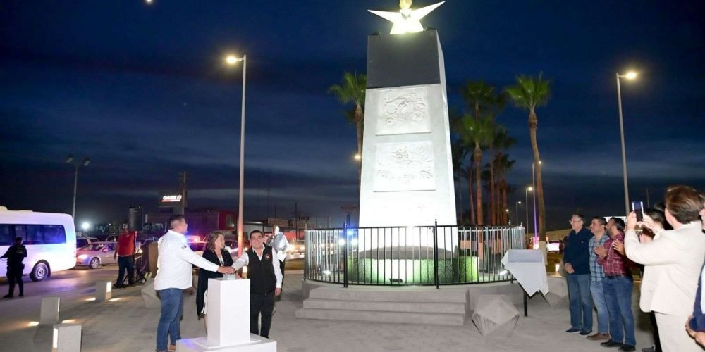 leticia-herrera-ale-enciende-la-iluminación-del-monumento-espíritu-de-la-luz
