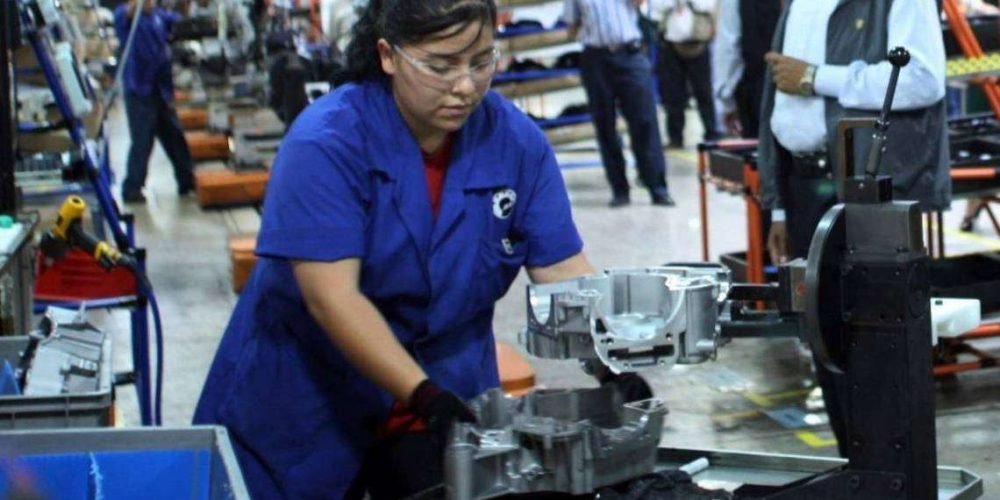 manufactureras-pagan-multas-retrasos-apagones