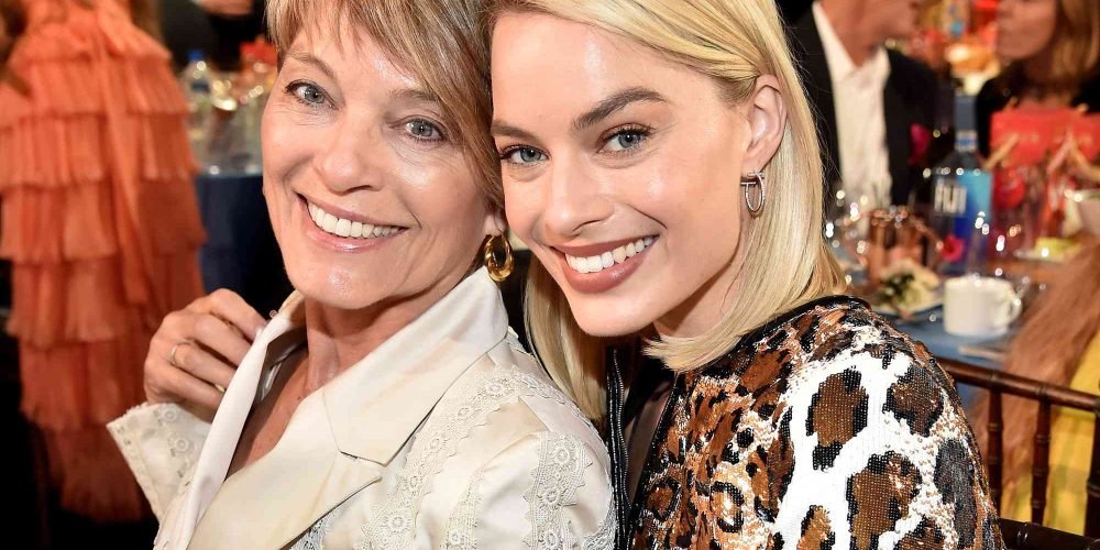 margot-robbie-madre-criada-bebida-mexicana