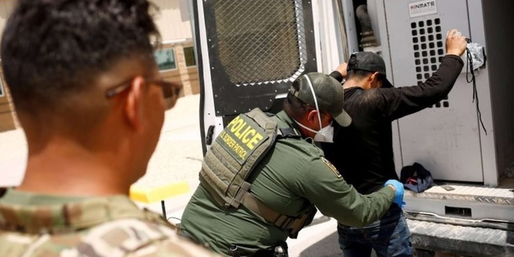 Trump detiene a más de 32,000 inmigrantes en sus primeros 50 días