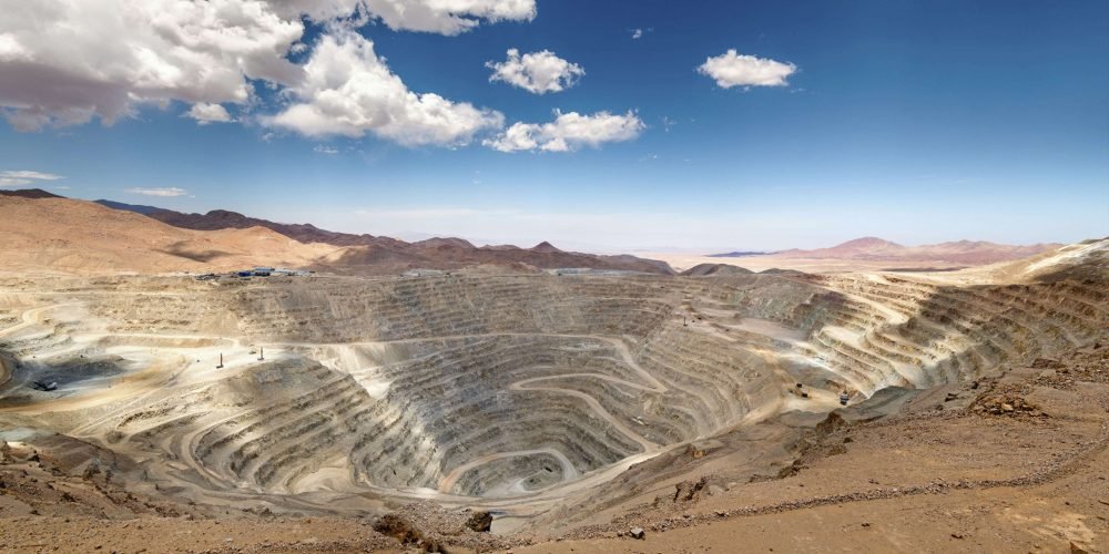 EE.UU. obtiene acceso a minerales críticos de Ucrania a cambio de apoyo militar