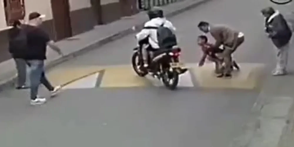 motociclista-atropella-fractura-nino-y-se-fuga