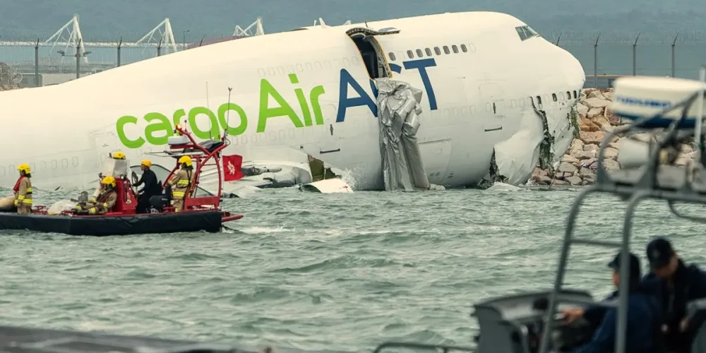 mueren-dos-trabajadores-accidente-aereo-aeropuerto-hong-kong