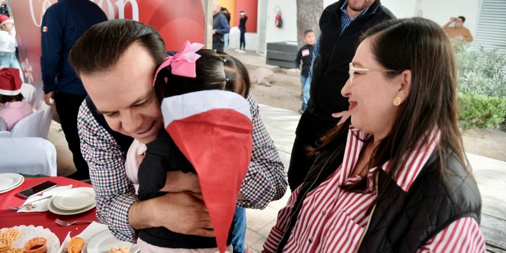 niños-de-casa-hogar-disfrutaron-de-villancicos-juegos-y-bailes