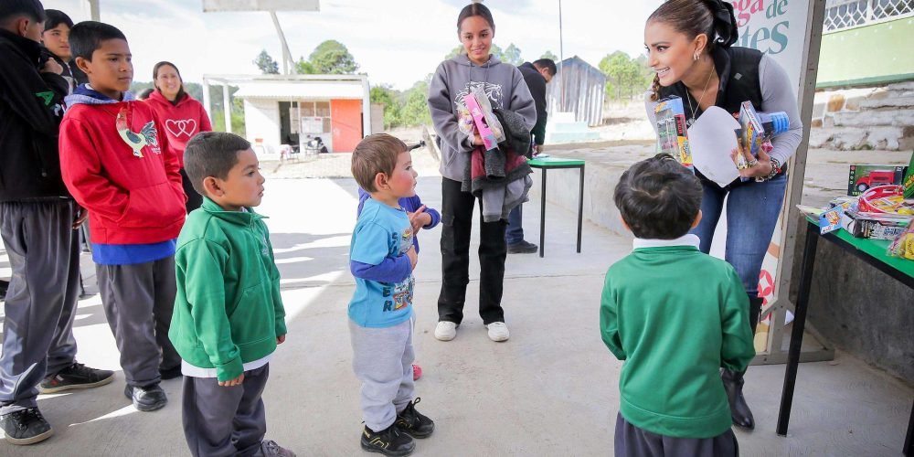 operativo-navideño-de-entrega-de-juguetes-y-aguinaldos