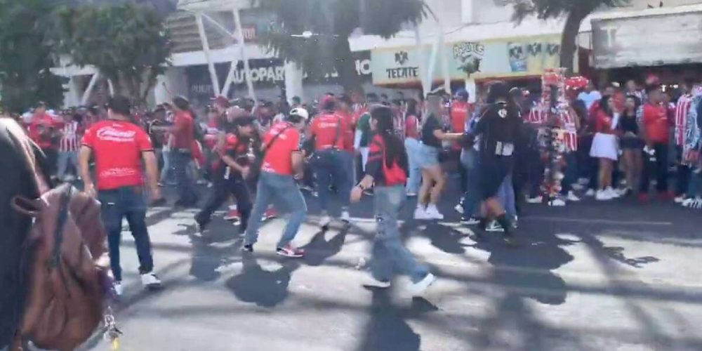 pelea-aficionados-chivas-irapuato