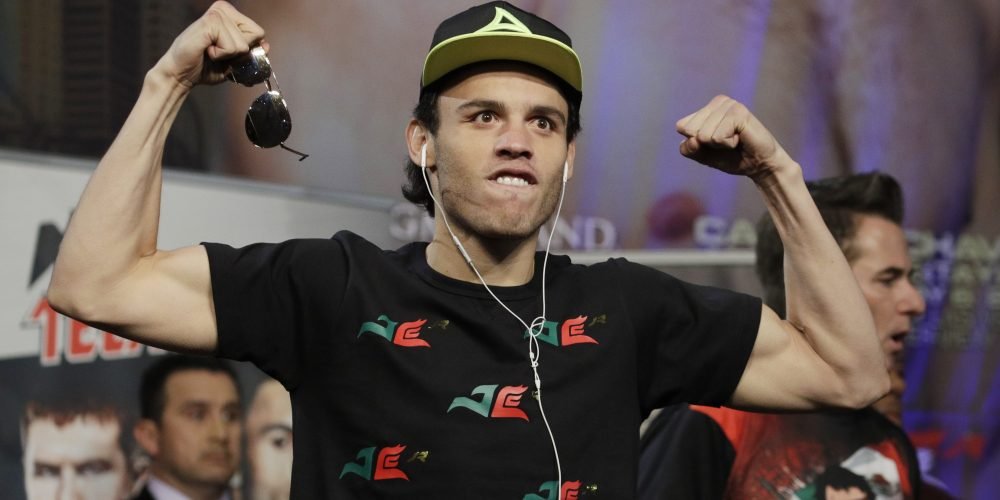 pelea-julio-cesar-chavez-jr-uriah-hall