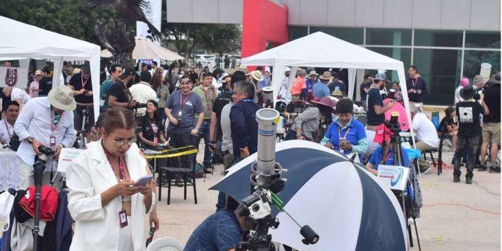 personal del Planetarium Torreón