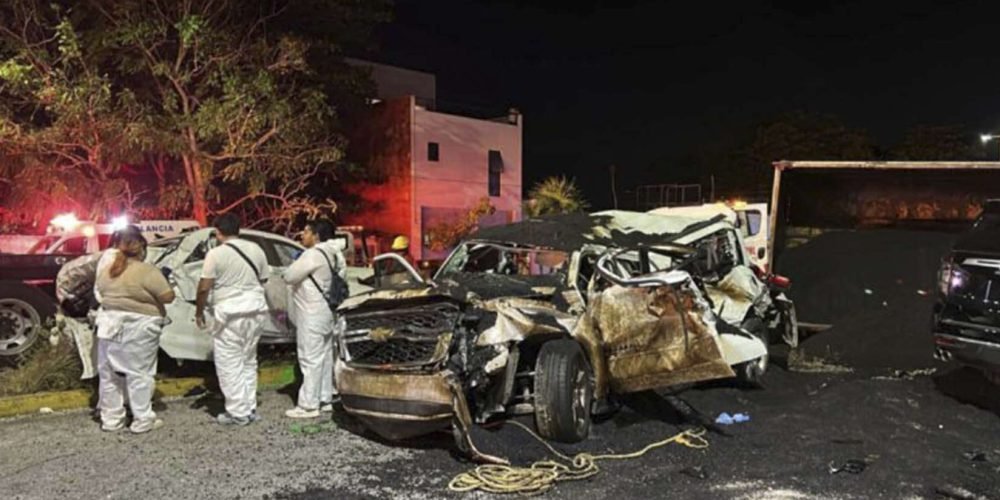Accidente en la carretera Playa del Carmen-Cancún: volquete causa carambola