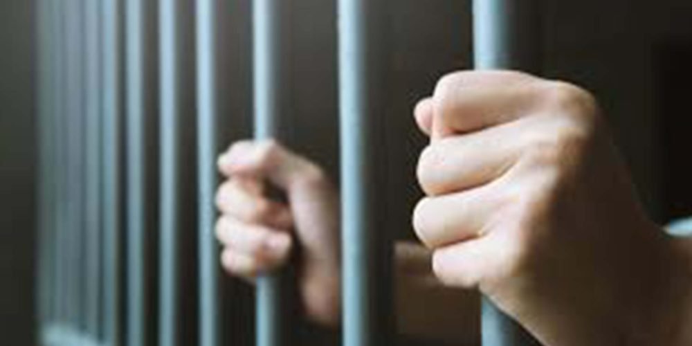 ¿Qué pasa con el proceso penal cuando un preso muere en la cárcel?