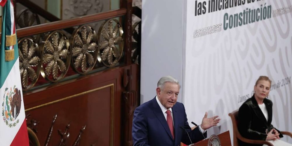 Fotografía de archivo del presidente de México, Andrés Manuel López Obrador. EFE/Isaac Esquivel