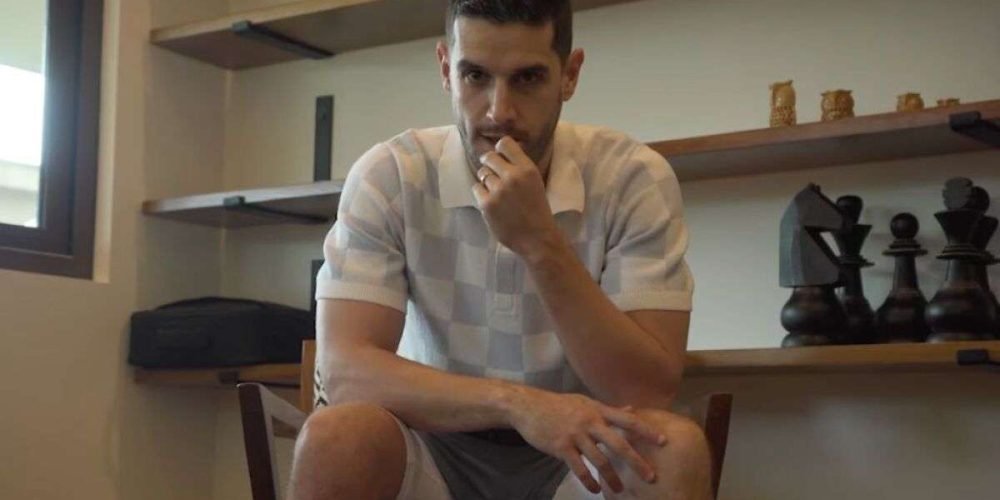 regreso-adrian-marcelo-canal-de-youtube-polemica-casa-de-los-famosos