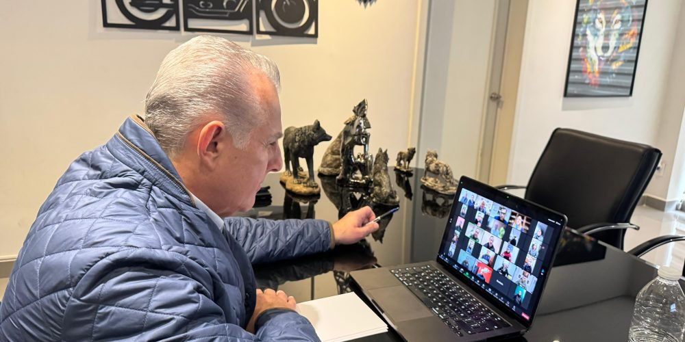 román-alberto-cepeda-gonzález-participa-en-la-reunión-virtual