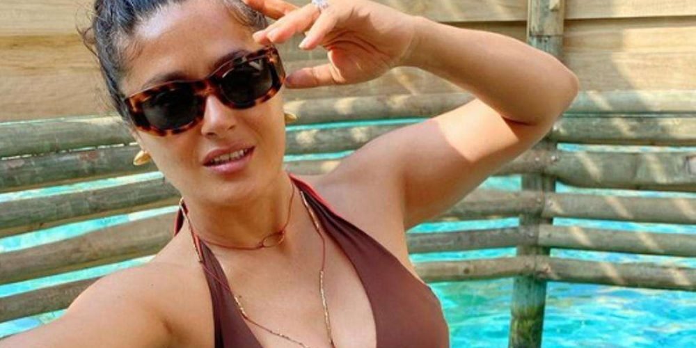 salma-hayek-sencilla-bikini-redes-sociales