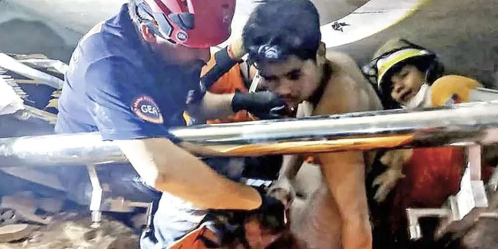 Milagro en Birmania: rescatan a 2 hombres tras 5 días bajo escombros