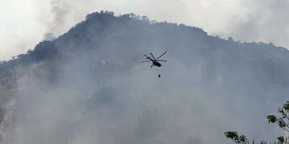 Incendio en Tepoztlán obliga a evacuaciones y afecta el aire en Cuernavaca
