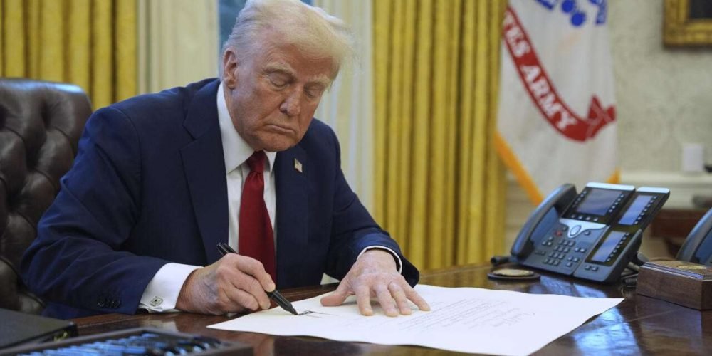 trump-firma-decreto-aranceles-60-paises
