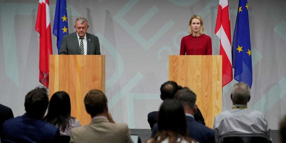 El ministro de Asuntos Exteriores de Dinamarca, Lars Loekke Rasmussen, y el Alto Representante de la UE para Asuntos Exteriores y Política de Seguridad, Kaja Kallas, durante una conferencia de prensa después de una reunión informal de ministros de Asunt
