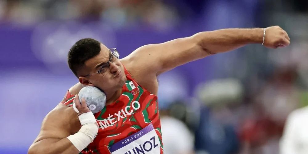 uziel-munoz-chihuahua-le-debe-la-beca